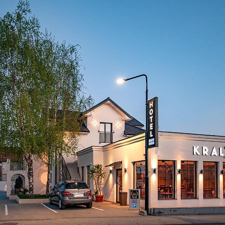 Hotel Kralj Kraljevo Kültér fotó