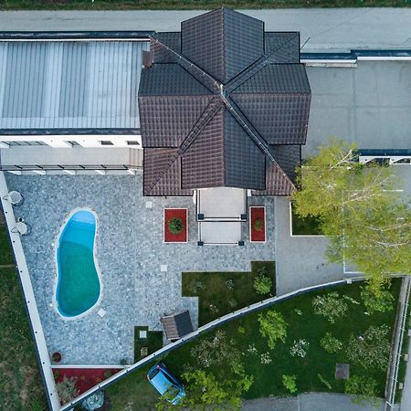 Hotel Kralj Kraljevo Kültér fotó