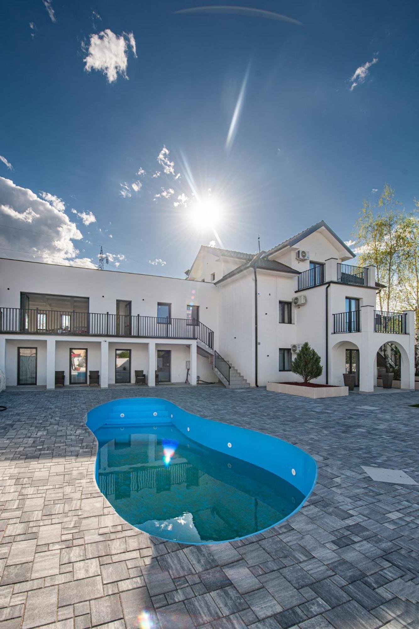 Hotel Kralj Kraljevo Kültér fotó