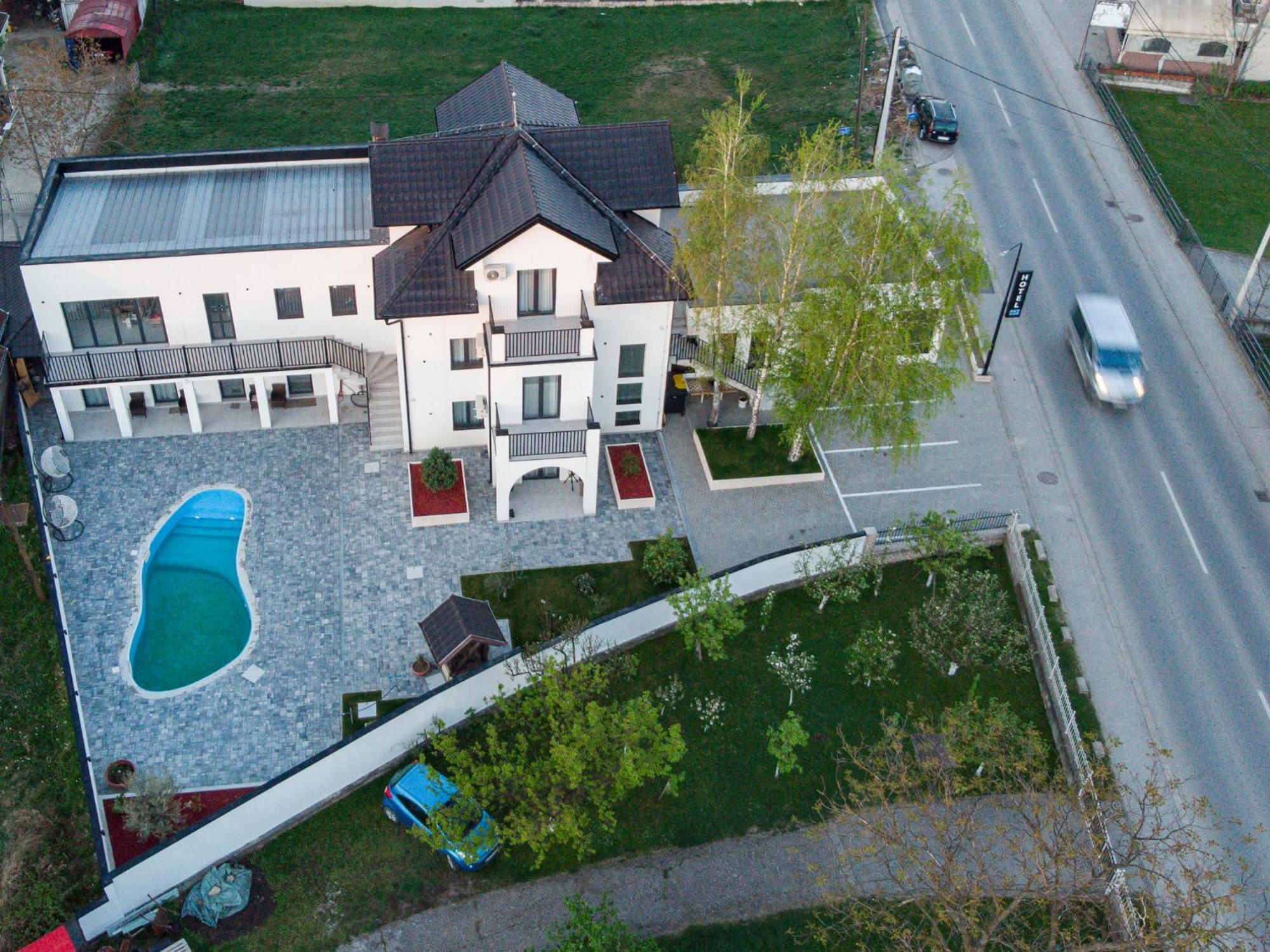 Hotel Kralj Kraljevo Kültér fotó